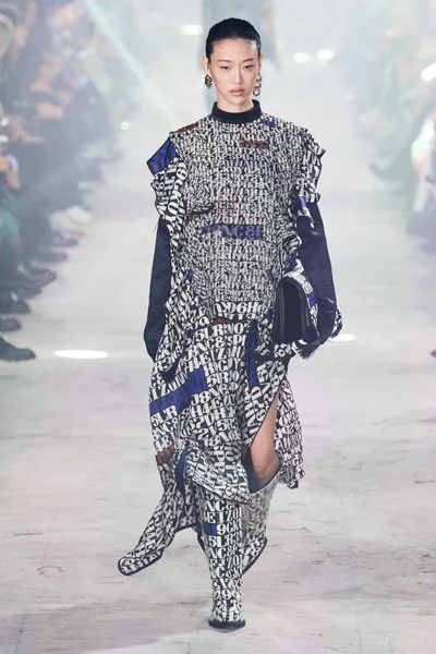 Look 30
